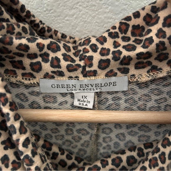 Leopard‎ Print Cowl Neck Top Size 1XL - Picture 3 of 9